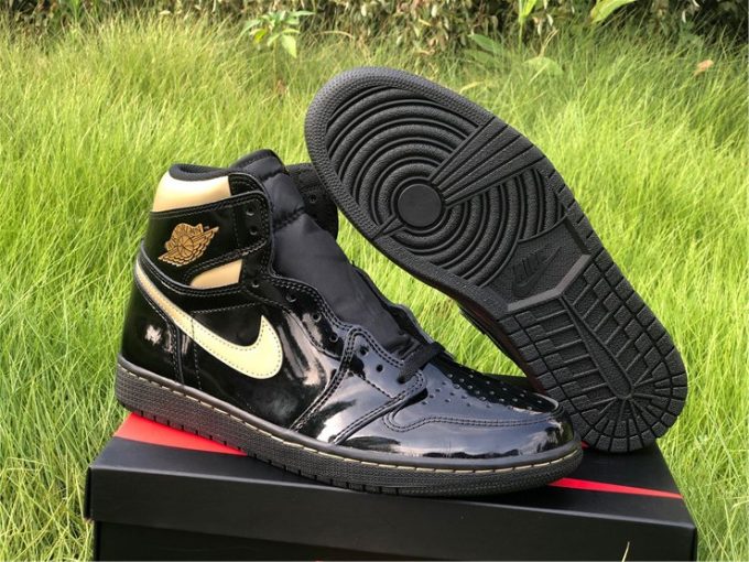 2020 Latest Air Jordan 1 Retro High OG Black Gold 555088-032