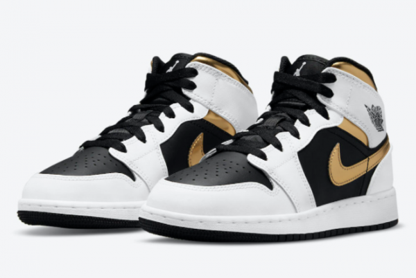 Grade School Air Jordan 1 Mid GS White Black Metallic Gold 554725-190-3