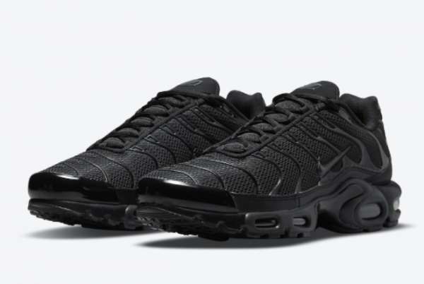 Latest Nike Air Max Plus Triple Black Sale DB0682-001-1