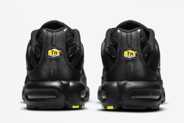 Latest Nike Air Max Plus Triple Black Sale DB0682-001-2